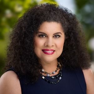 Meet your Posher, Esperanza